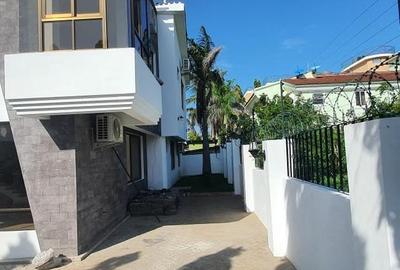 4 Bed Townhouse with En Suite at Nyali