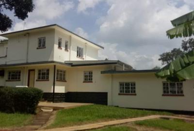 5 Bed House with En Suite at Rosslyn