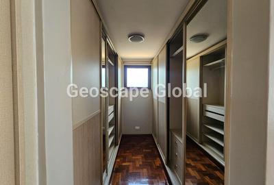 3 Bed Apartment with En Suite in Riverside - 4