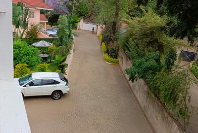 6 Bed Villa with En Suite in Lavington