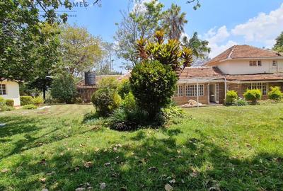 4 Bed House with En Suite at Lavington