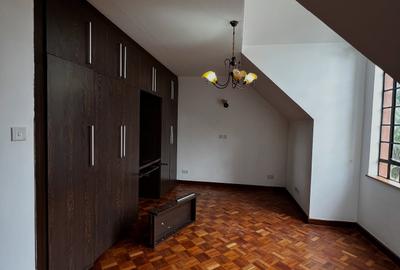 4 Bed Townhouse with En Suite in Lavington - 4