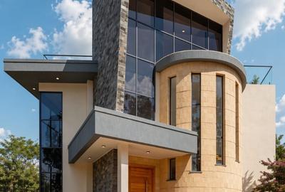 4 Bed House with En Suite in Loresho - 2