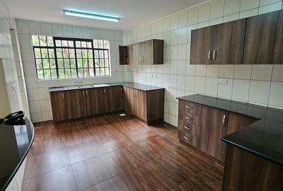 3 Bed Apartment with En Suite in Lavington