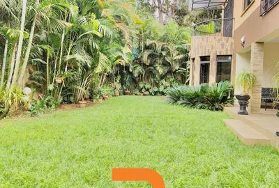 5 Bed Townhouse with En Suite in Kyuna