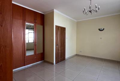 4 Bed Townhouse with En Suite in General Mathenge