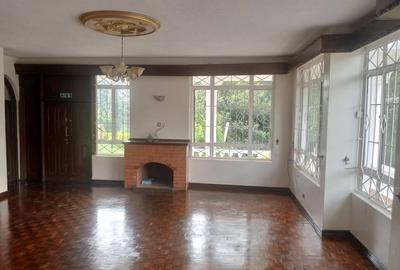 6 Bed House with En Suite in Kitisuru