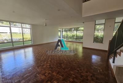 5 Bed Townhouse with En Suite in Lavington - 3