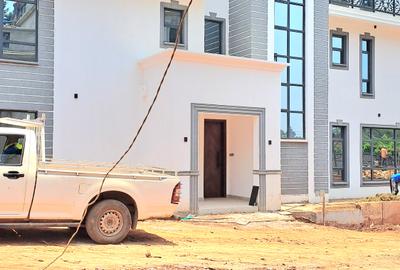 5 Bed Villa with En Suite at Lavington - 2