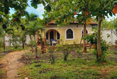 3 Bed House with En Suite in Ukunda