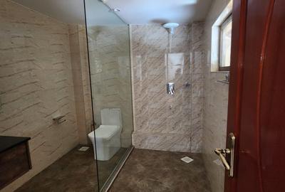 3 Bed Townhouse with En Suite at Riverside - 4