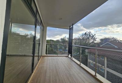 2 Bed Apartment with En Suite in Lavington