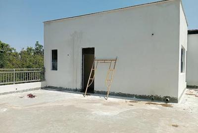 5 Bed Townhouse with En Suite at Owashika Rd.