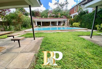 5 Bed Townhouse with En Suite in Spring Valley