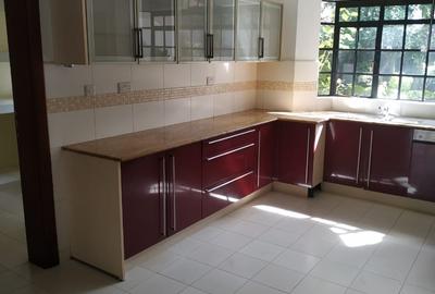 5 Bed Townhouse with En Suite in Lavington