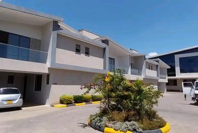 4 Bed Townhouse with En Suite at Syokimau