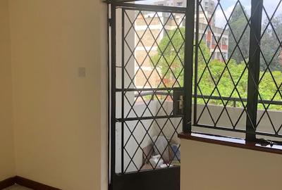 Serviced 2 Bed Apartment with En Suite at Arwings Khodeck Road - 3