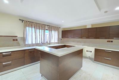 5 Bed Townhouse with En Suite at Karbaserian Avenue - 3