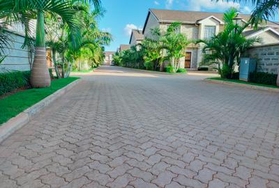 4 Bed House with En Suite in Thika Road