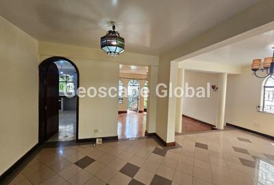 5 Bed Townhouse with En Suite in Riverside