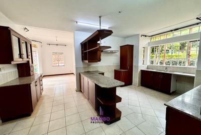 5 Bed Townhouse with En Suite at Rosslyn Lone Tree - 4