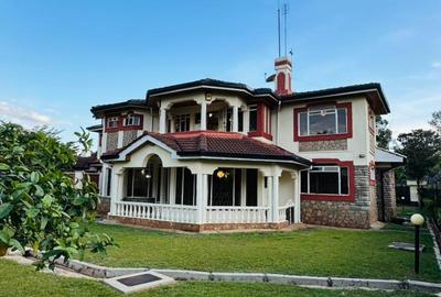 5 Bed House with En Suite in Runda - 2