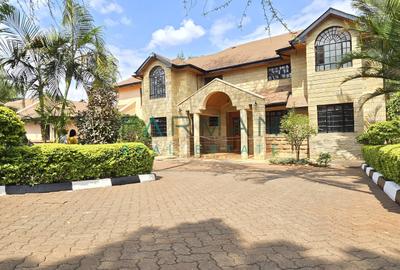 5 Bed House with En Suite in Runda