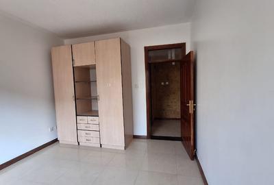 4 Bed Townhouse with En Suite in Westlands Area