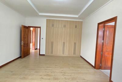 4 Bed House with En Suite in Karen