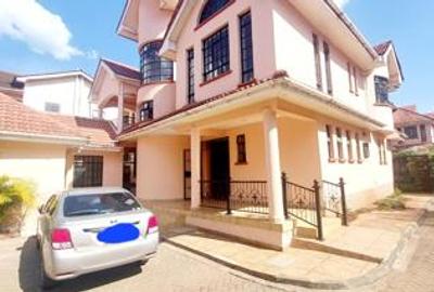 5 Bed Townhouse with En Suite at Lavington Green