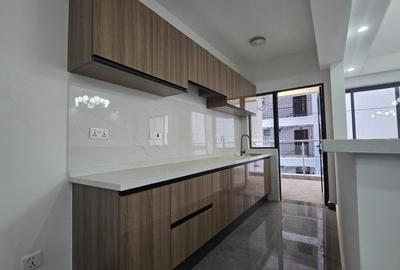 3 Bed Apartment with En Suite in Riverside