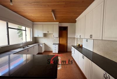 4 Bed Apartment with Swimming Pool in Kilimani - 4