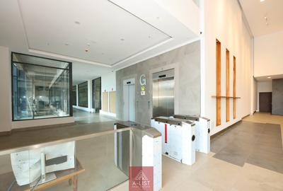 3,000 ft² Commercial Property with Service Charge Included at Riverside