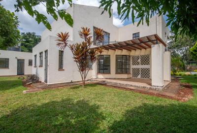4 Bed House with En Suite in Runda