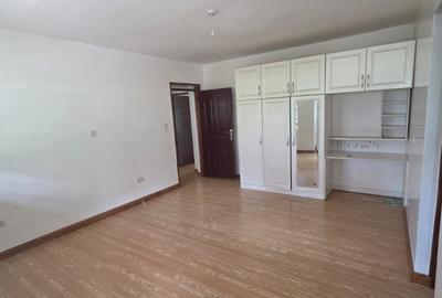 4 Bed House with En Suite in Runda - 4