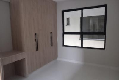 1 Bed Apartment with En Suite at Parklands
