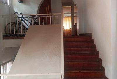 8 Bed Townhouse with Garden in Westlands Area - 3