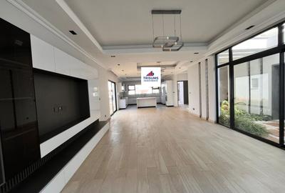 5 Bed Townhouse with En Suite in Lavington - 2