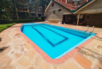 4 Bed Apartment with Swimming Pool in Riverside