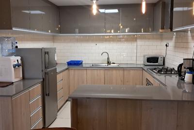 Furnished 2 Bed Apartment with En Suite in Riverside - 3