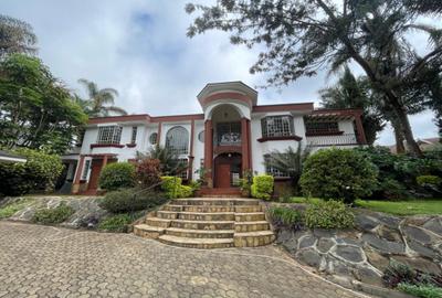 6 Bed House with En Suite in Nyari