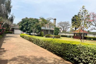 5 Bed House with En Suite in Runda - 2