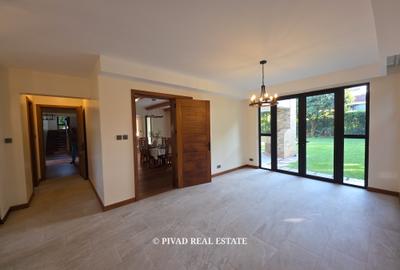 5 Bed House with Staff Quarters in Runda - 3