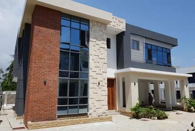 4 Bed House with En Suite in Nyali Area