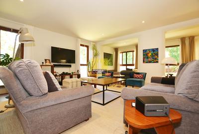 4 Bed House in Nyari - 4