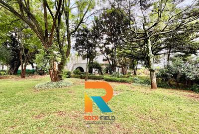 5 Bed House with En Suite in Parklands