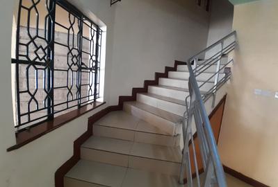 5 Bed Townhouse with En Suite in Lavington - 4