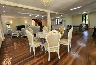 5 Bed House with En Suite in Runda