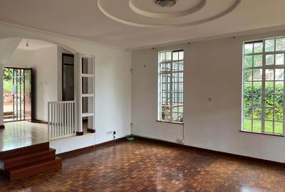 4 Bed Townhouse with En Suite in Rosslyn - 4
