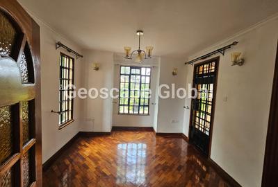 4 Bed House with En Suite in Runda - 3